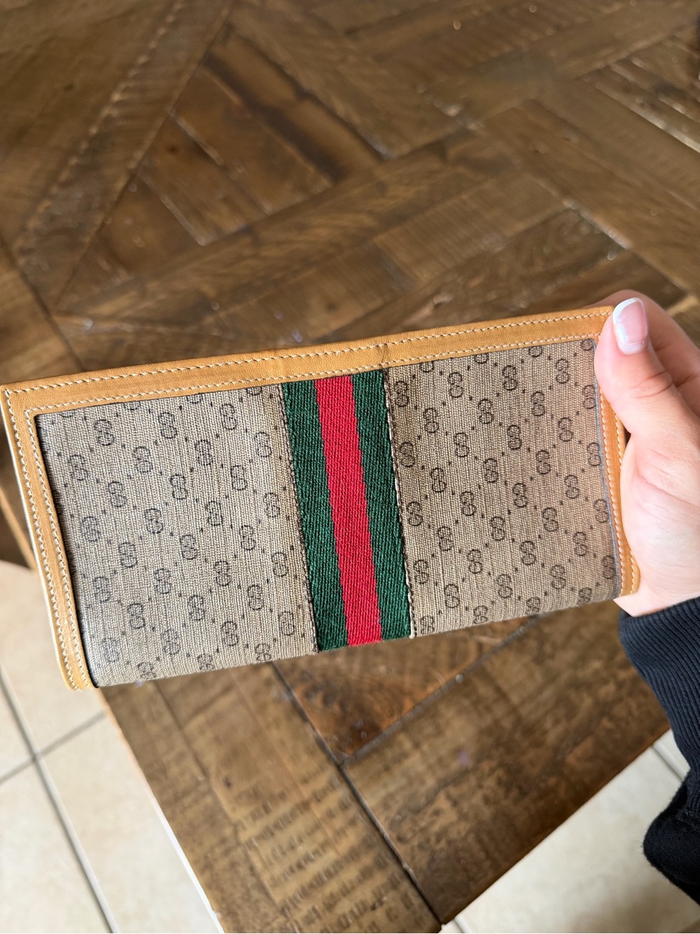 Gucci Brown GG Canvas Card Holder with Green and Red Web Stripe - Picture 2 of 5
